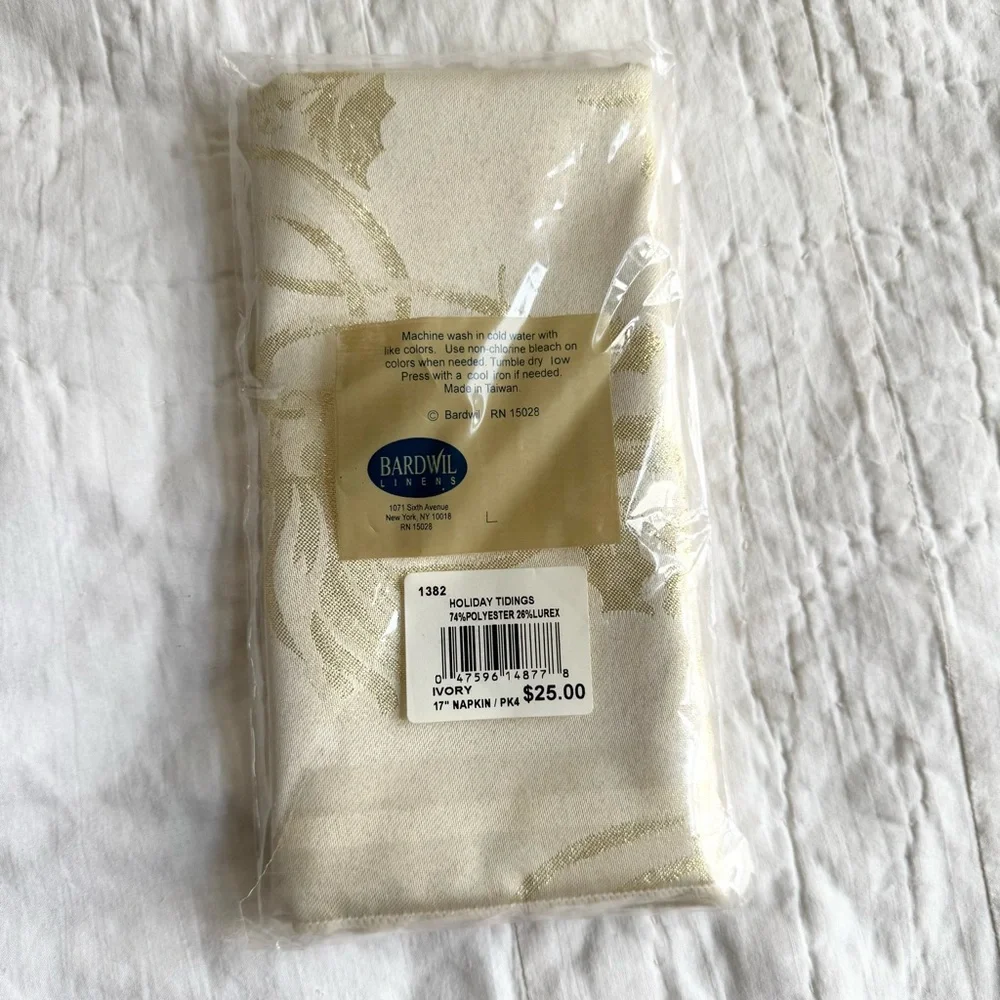 Bardwil Linens Vintage Set of 4 Holiday Ivory & Gold Holly Napkins 17x17 New